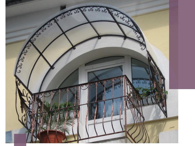 Козырьки над балконом в Анжере-Судженске — изготовление и монтаж